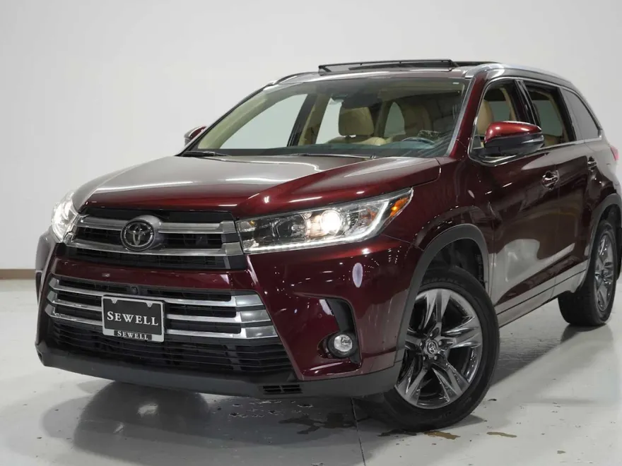 2019 Toyota Highlander Limited Platinum photo 1