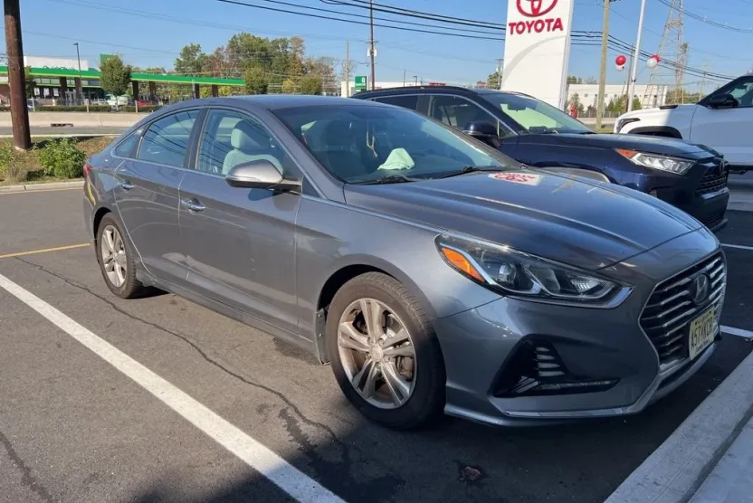 2018 Hyundai Sonata SEL photo 1