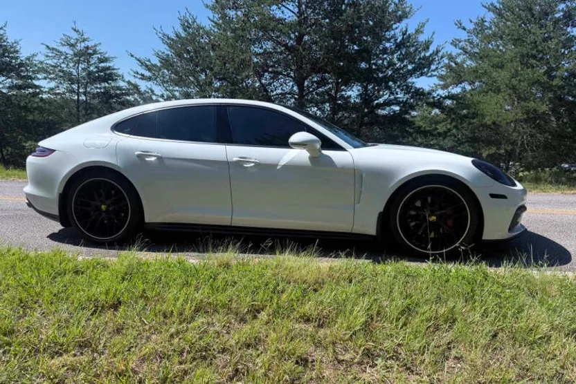 2017 Porsche Panamera Base photo 1