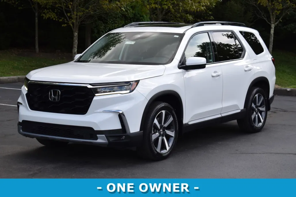 2024 Honda Pilot Touring photo 1