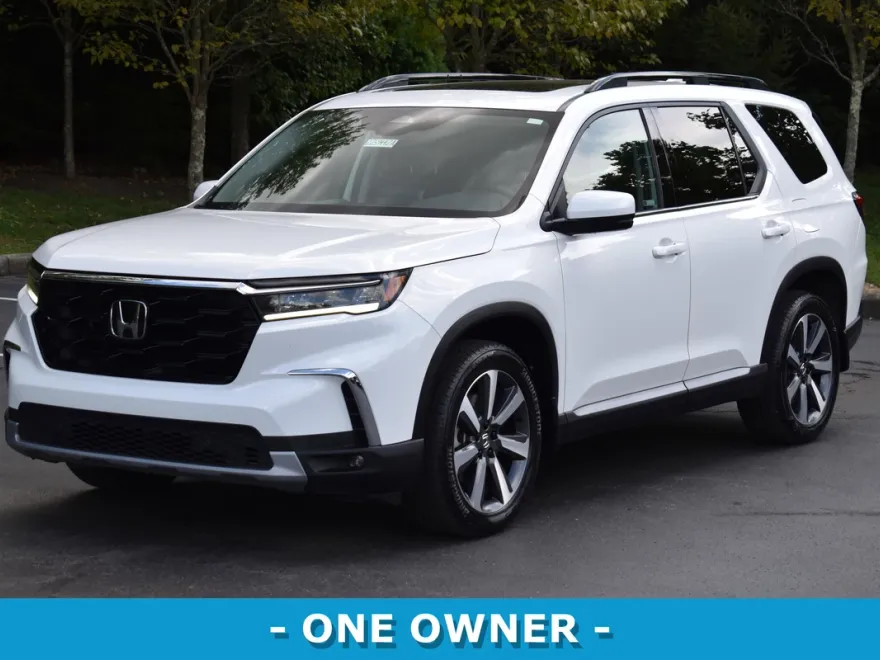 2024 Honda Pilot Touring photo 1