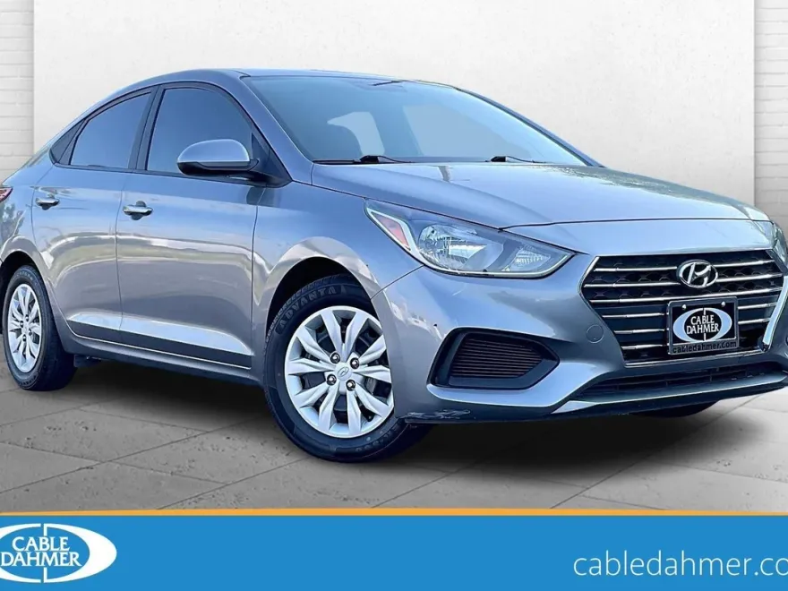 2022 Hyundai Accent SE photo 1