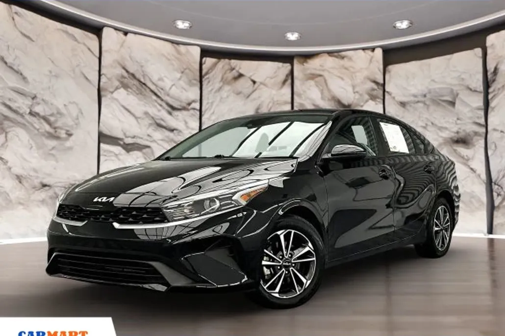 2022 Kia Forte LXS photo 1