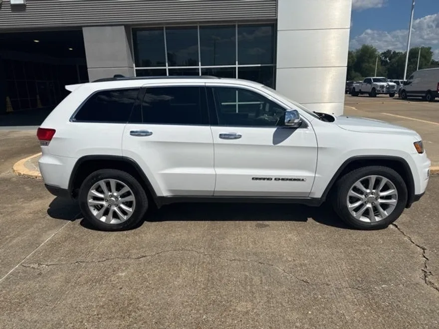 2017 Jeep Grand Cherokee Limited photo 1