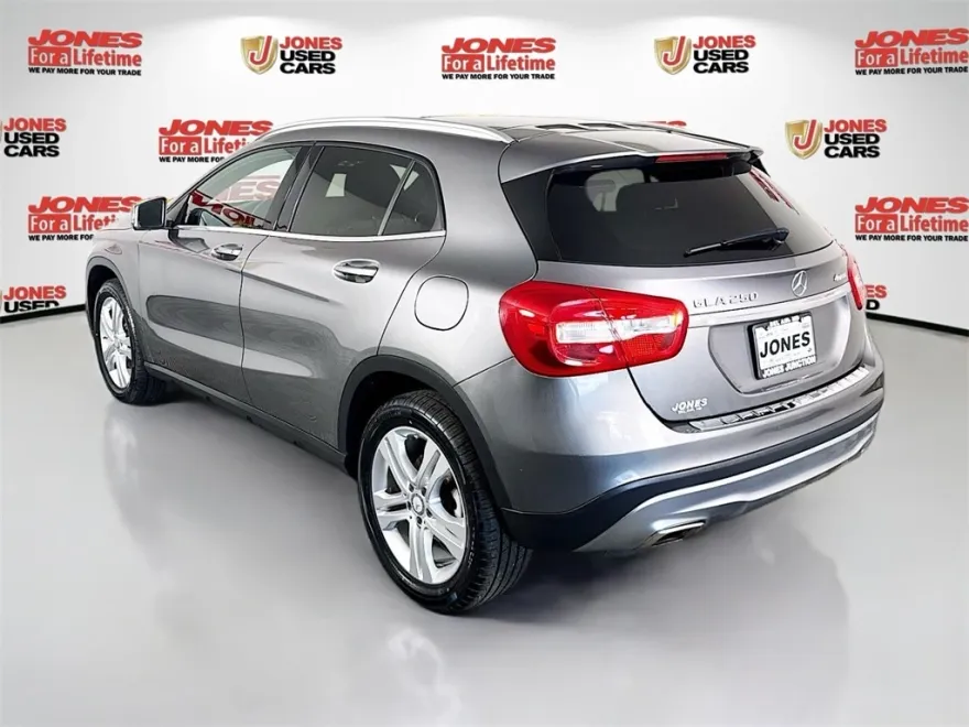 2017 Mercedes Benz GLA 250 4MATIC photo 1