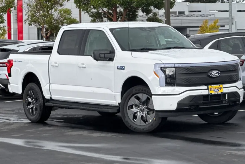 2025 Ford F-150 Lightning photo 1