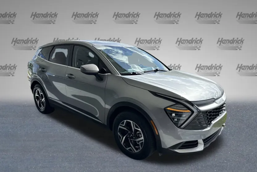 2024 Kia Sportage LX photo 1