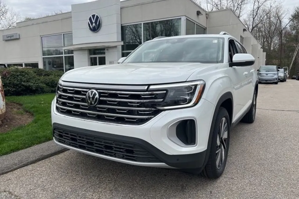 2025 Volkswagen Atlas SEL photo 1