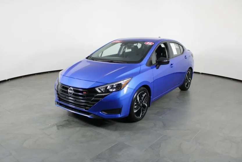 2023 Nissan Versa 1.6 SR photo 1