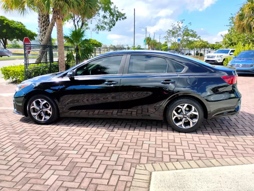 2019 Kia Forte FE photo 1