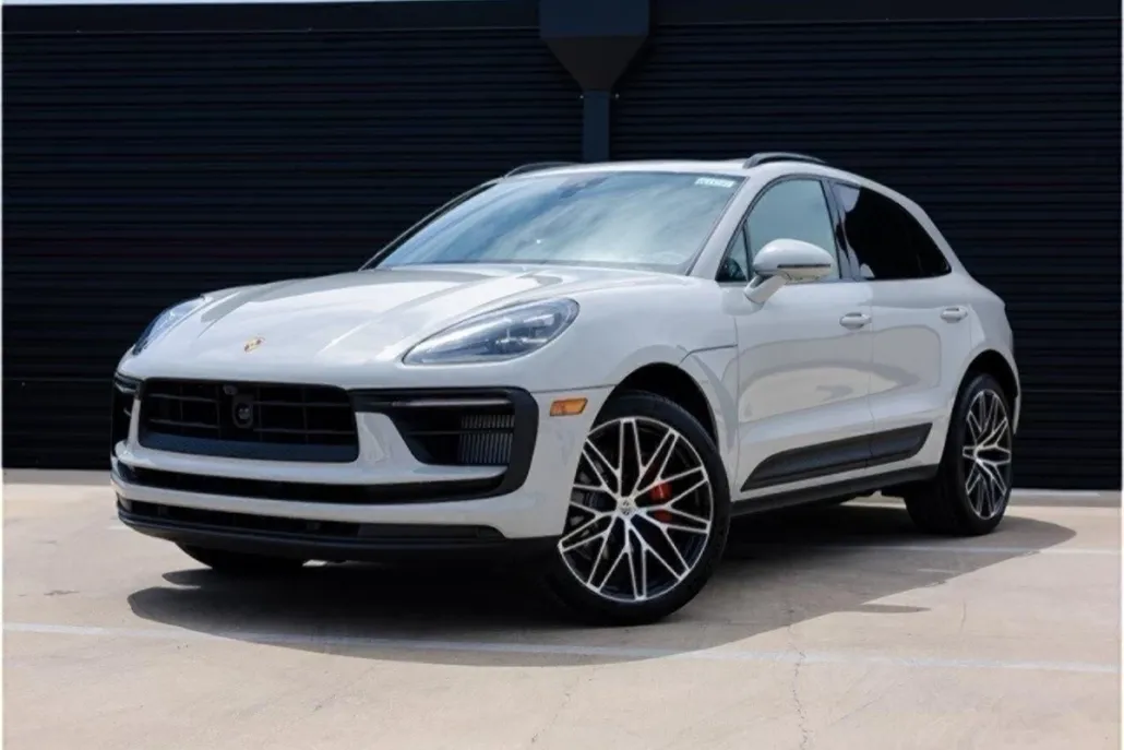 2025 Porsche Macan S photo 1