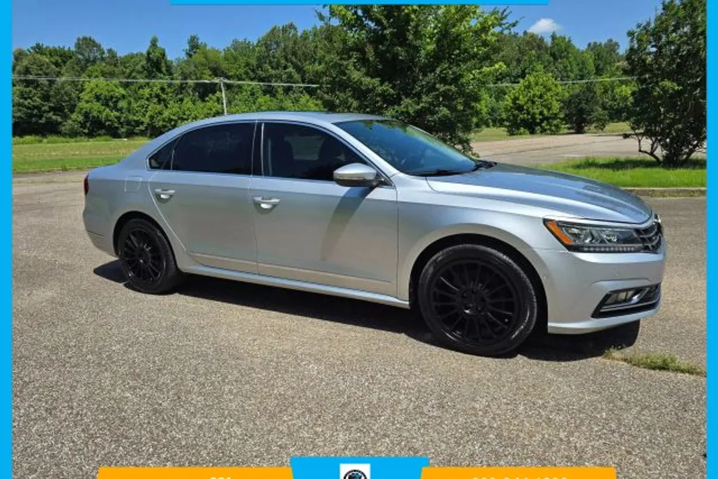 2017 Volkswagen Passat SEL Premium photo 1