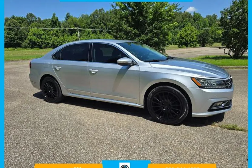 2017 Volkswagen Passat SEL Premium photo 1