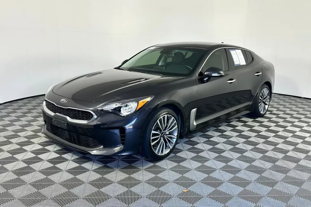 2019 Kia Stinger photo 1