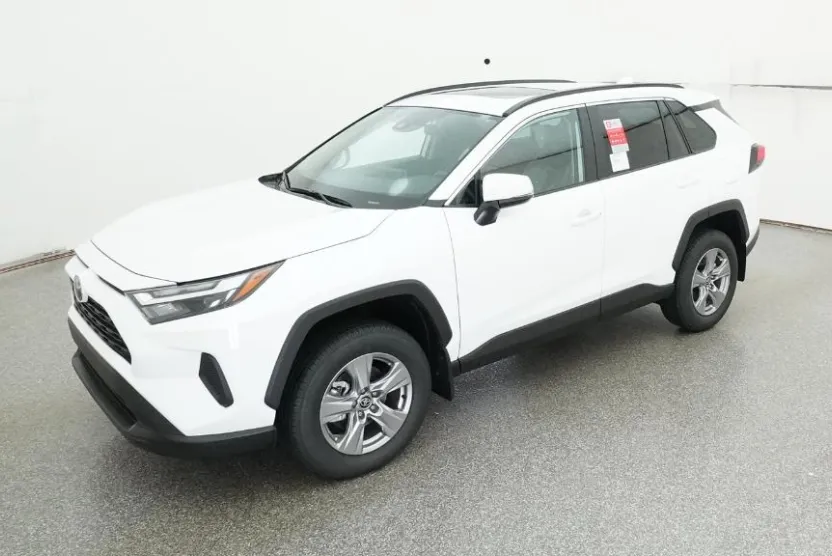 2025 Toyota RAV4 XLE photo 1