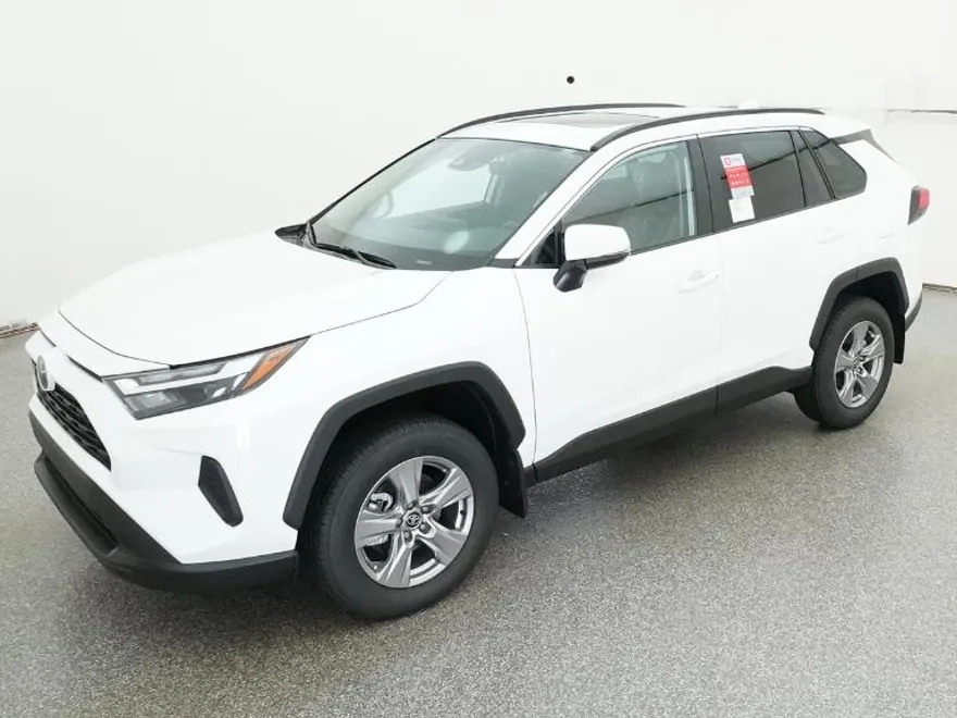 2025 Toyota RAV4 XLE photo 1