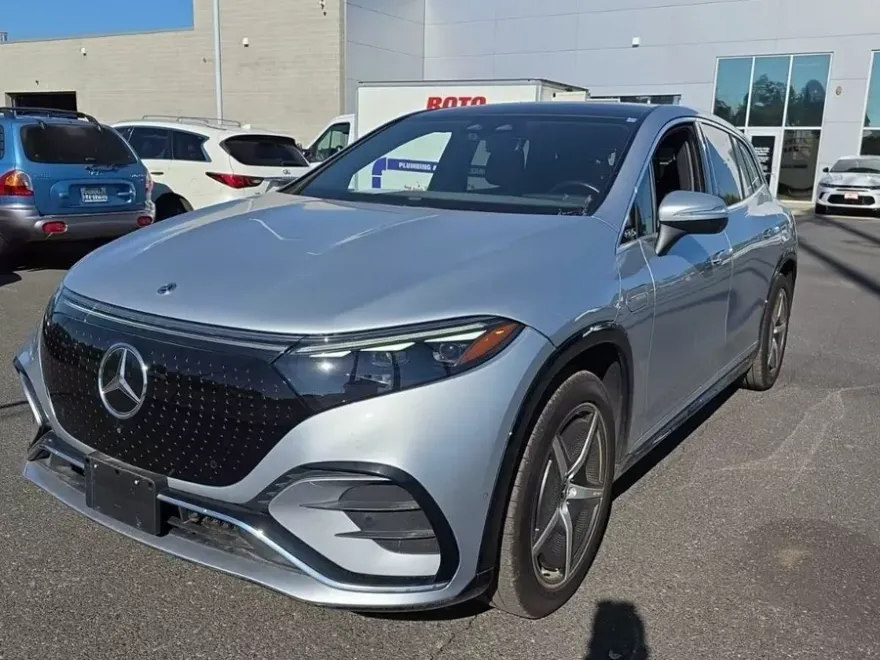 2023 Mercedes Benz EQS SUV 450 4MATIC photo 1
