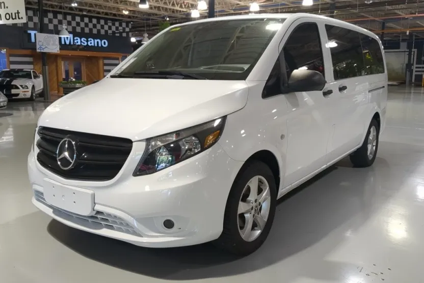 2023 Mercedes Benz Metris Passenger Van photo 1