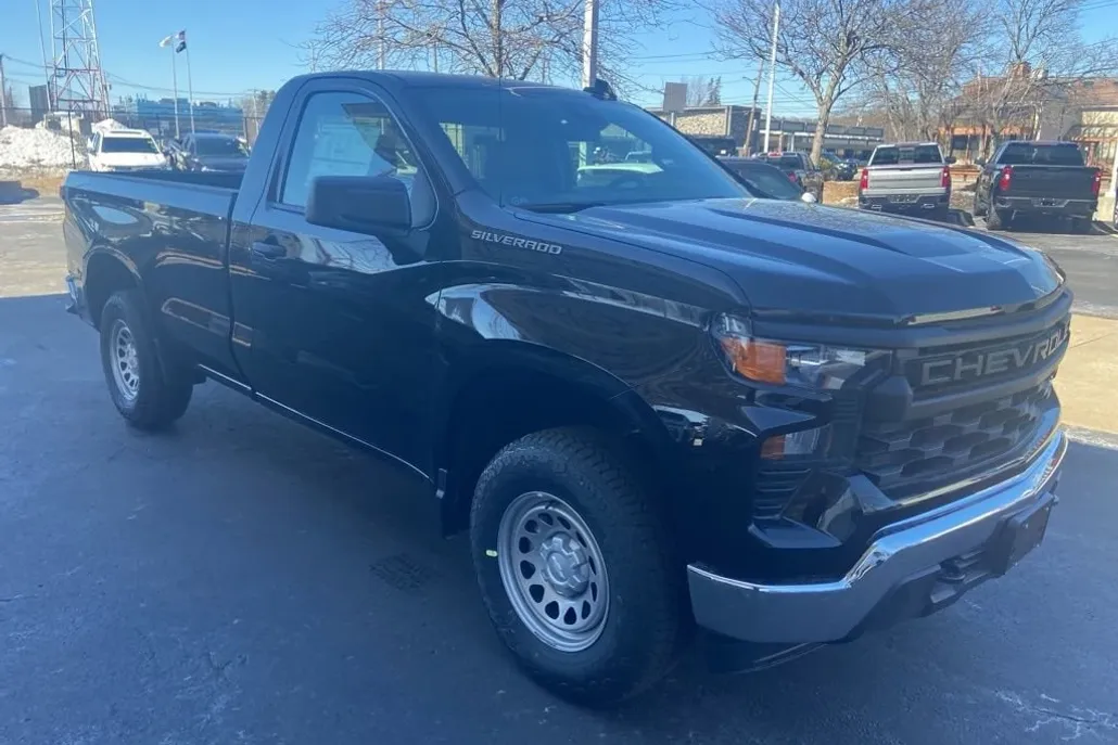 2025 Chevrolet Silverado 1500 photo 1