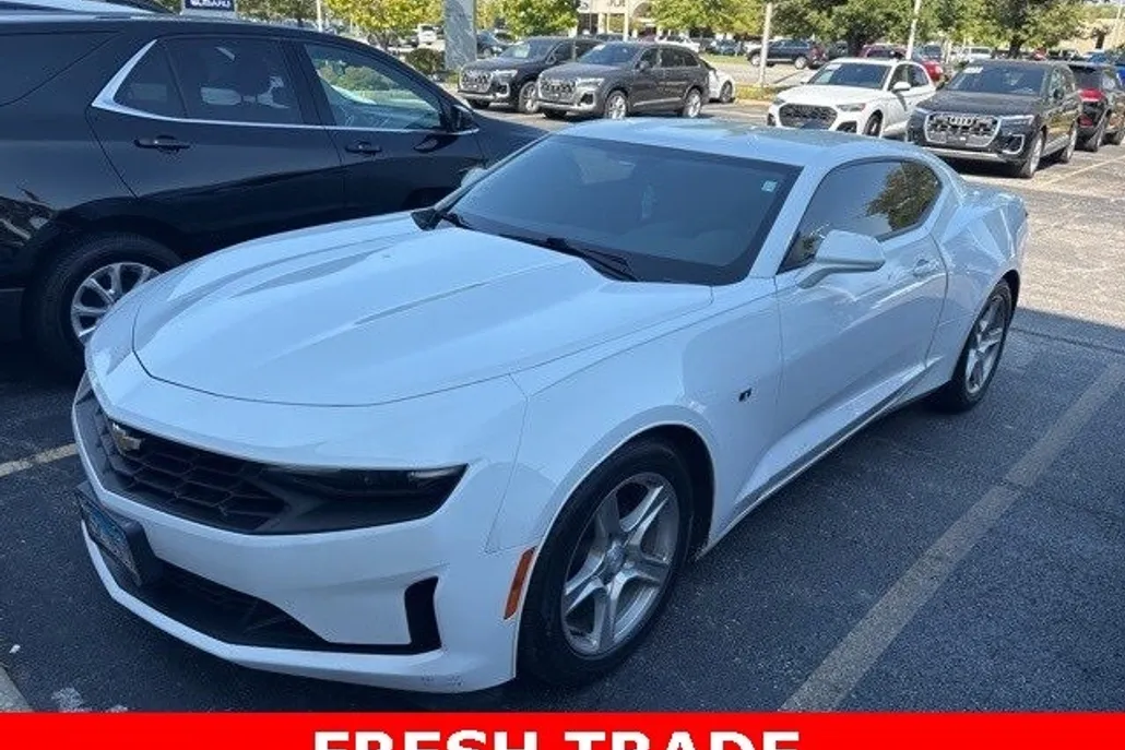 2019 Chevrolet Camaro 2LT photo 1