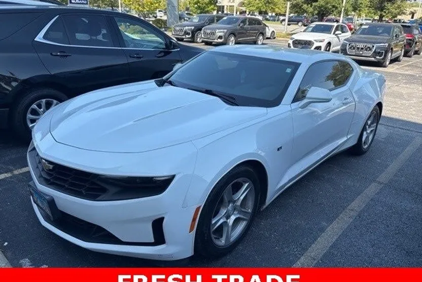 2019 Chevrolet Camaro 2LT photo 1