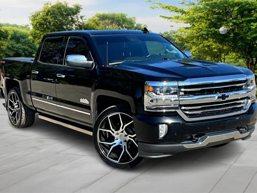 2017 Chevrolet Silverado 1500 High Country photo 1