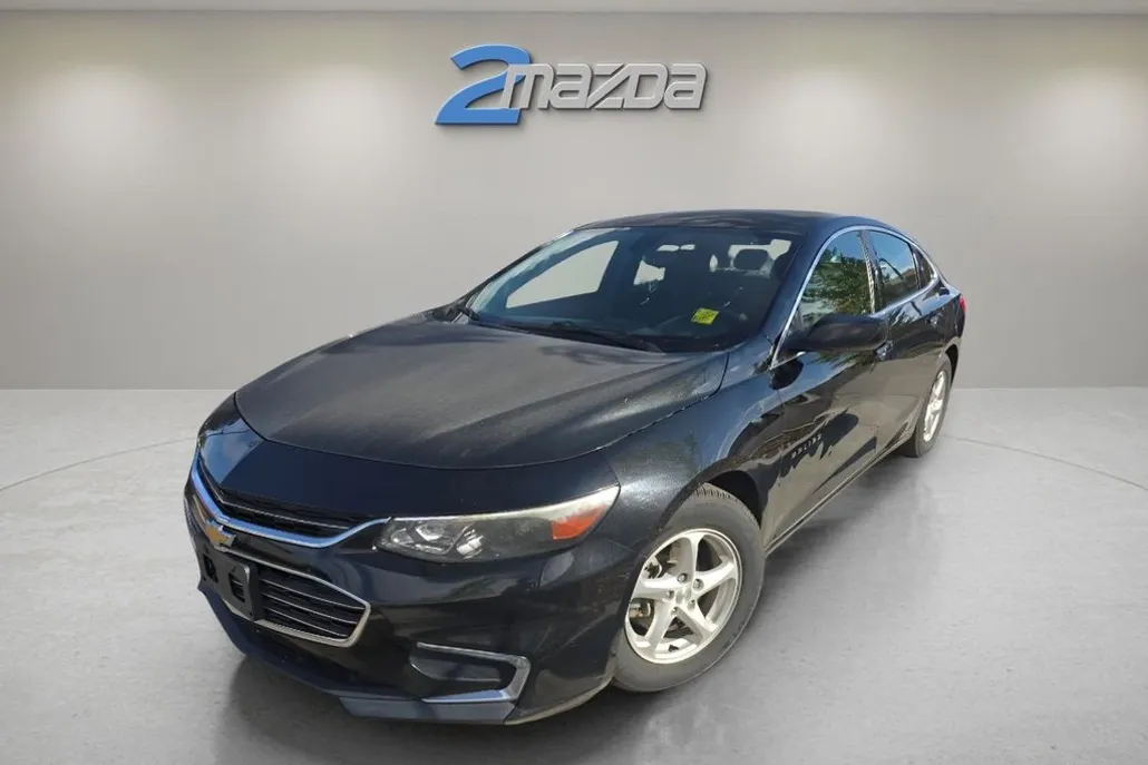 2016 Chevrolet Malibu LS photo 1