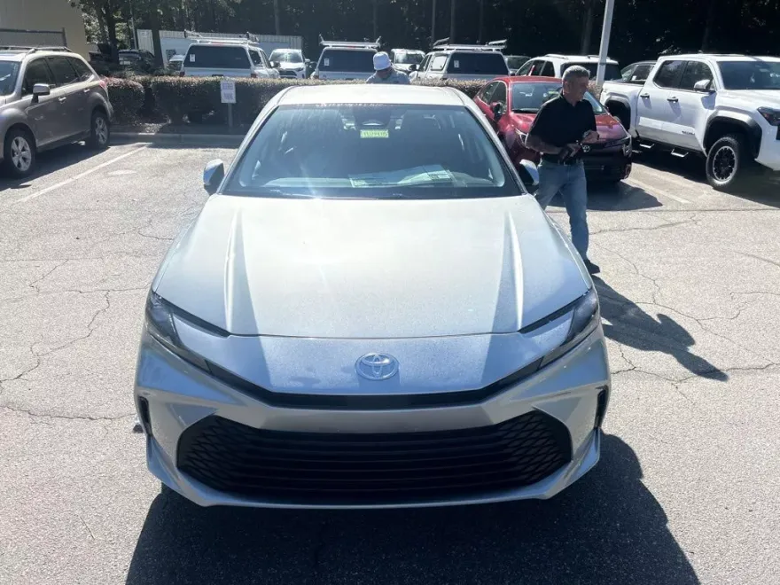 2026 Toyota Camry LE photo 1