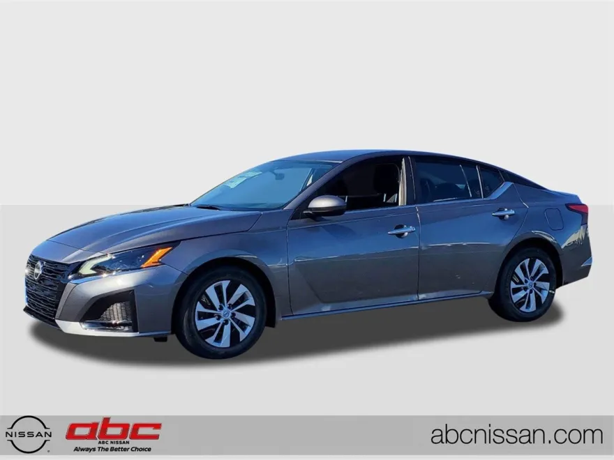 2025 Nissan Altima S photo 1