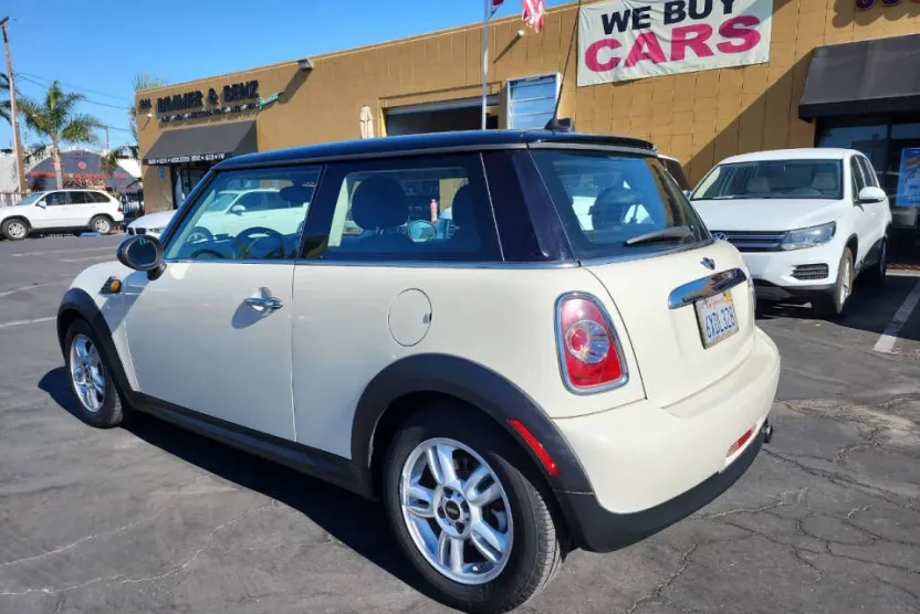 2013 Mini Cooper Hardtop photo 1