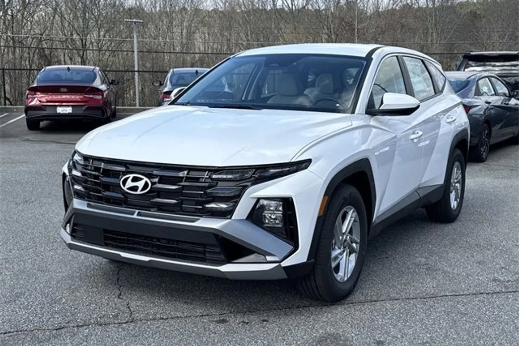 2025 Hyundai Tucson SE photo 1