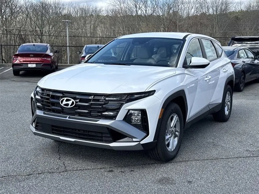 2025 Hyundai Tucson SE photo 1