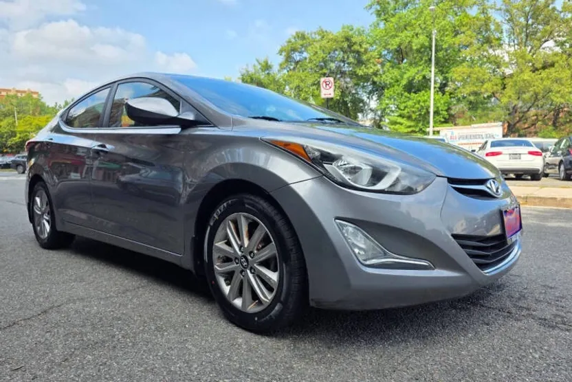 2014 Hyundai Elantra SE photo 1