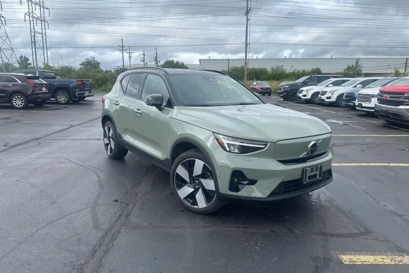 2023 Volvo XC40 Recharge Ultimate photo 1