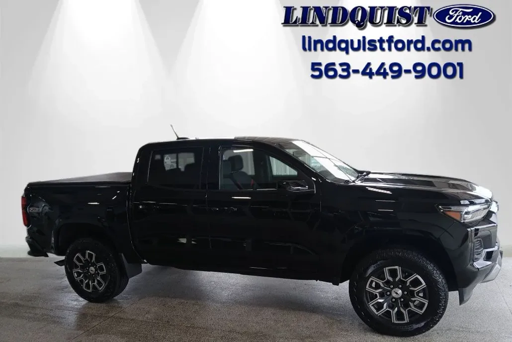 2023 Chevrolet Colorado Z71 photo 1