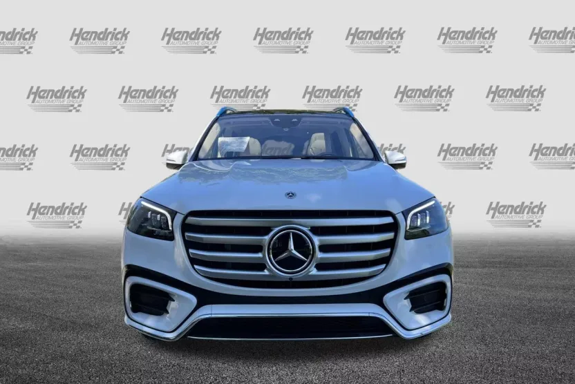2026 Mercedes Benz GLS 450 4MATIC photo 1
