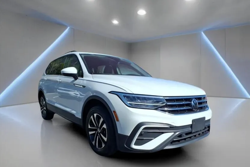 2023 Volkswagen Tiguan S photo 1