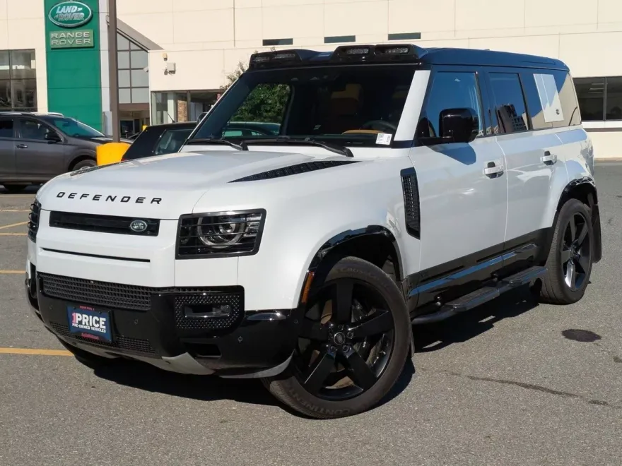 2023 Land Rover Defender 110 V8 photo 1