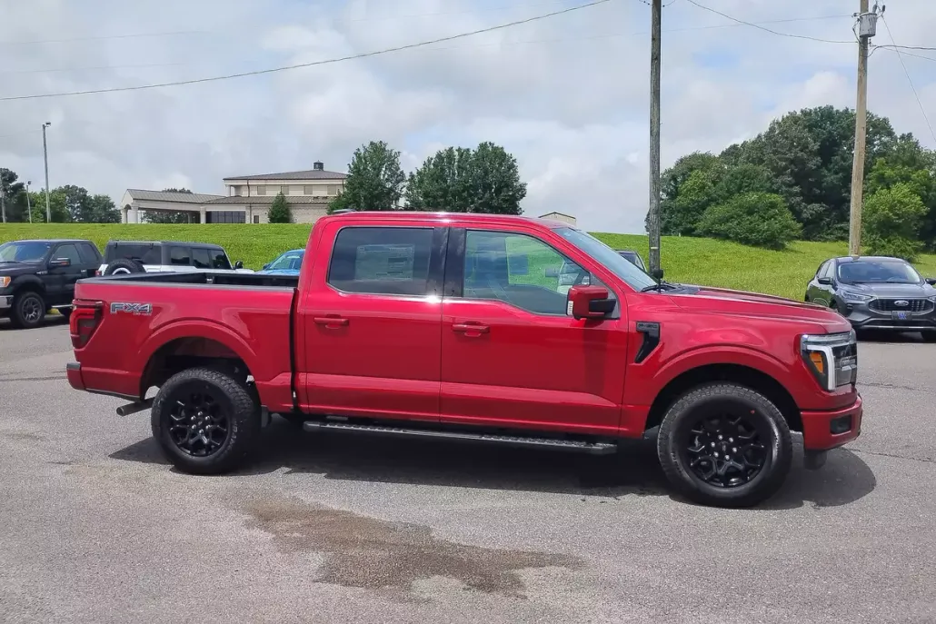 2025 Ford F-150 Lariat photo 1