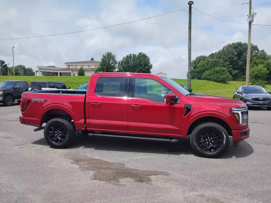 2025 Ford F-150 Lariat photo 1