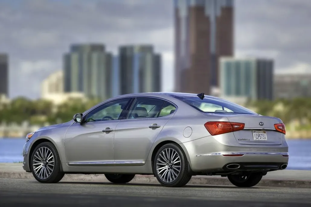 2014 Kia Cadenza Premium photo 1