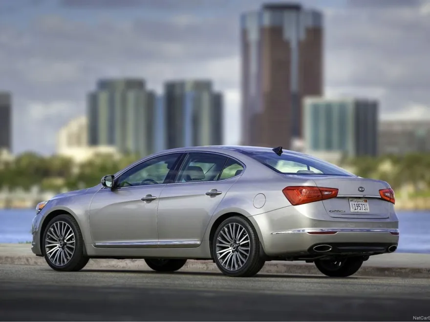 2014 Kia Cadenza Premium photo 1