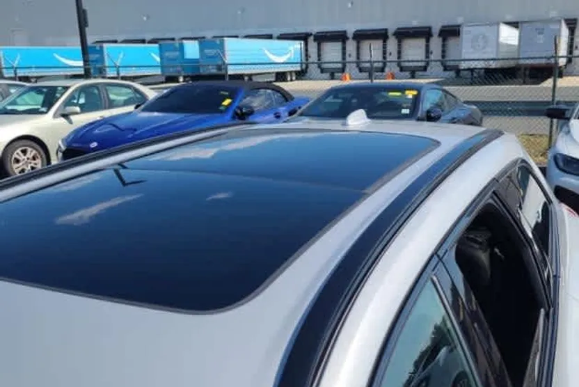 2023 Volvo XC60 Recharge Hybrid Ultimate photo 1