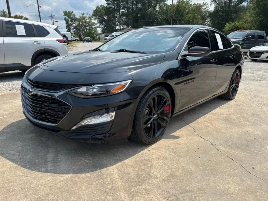 2022 Chevrolet Malibu photo 1