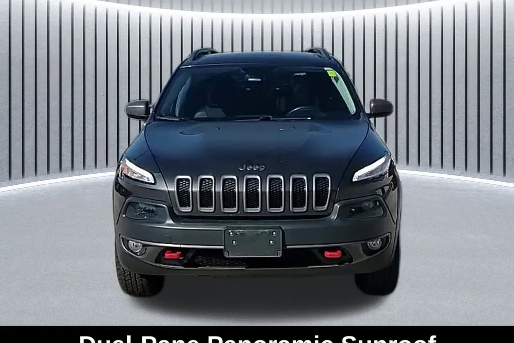 2016 Jeep Cherokee Trailhawk photo 1