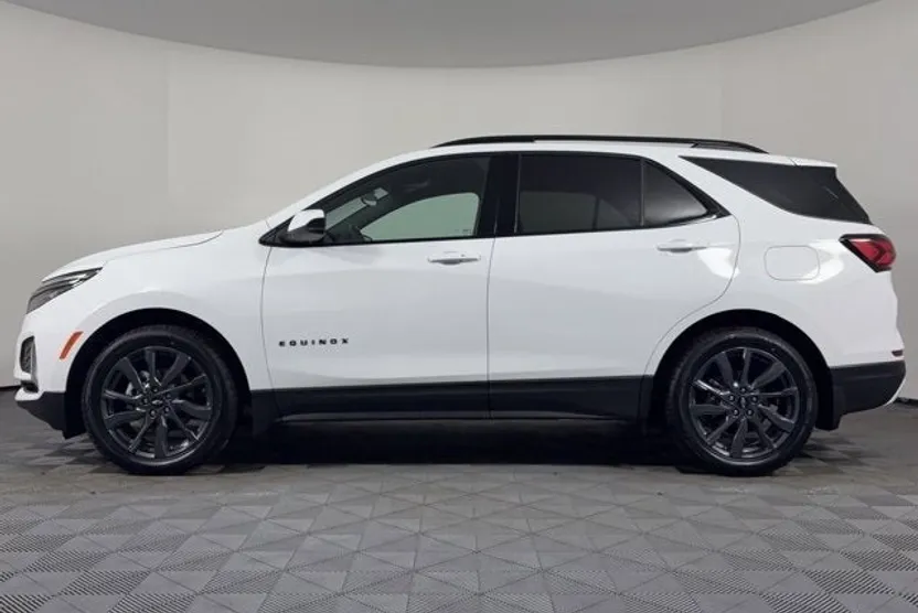 2022 Chevrolet Equinox RS photo 1