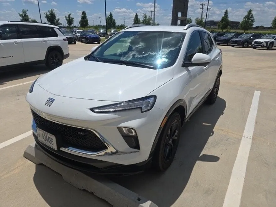 2024 Buick Encore GX Sport Touring photo 1