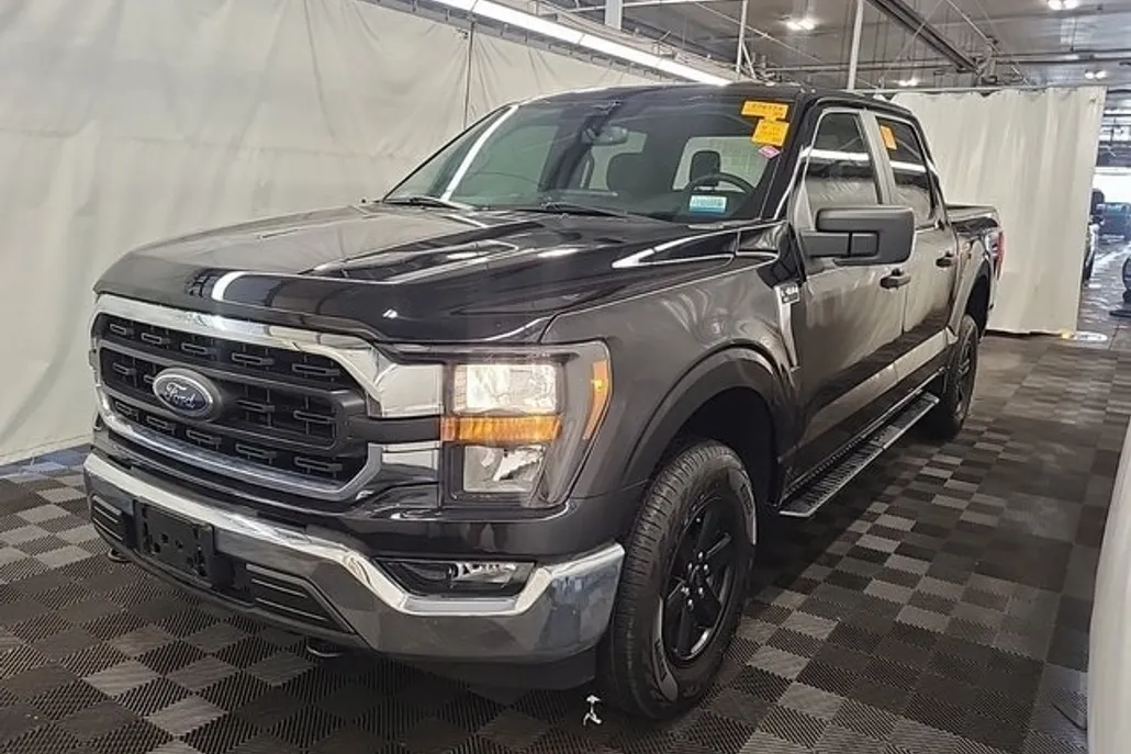 2023 Ford F-150 XLT photo 1