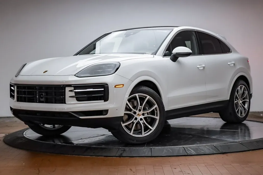 2025 Porsche Cayenne Coupe photo 1