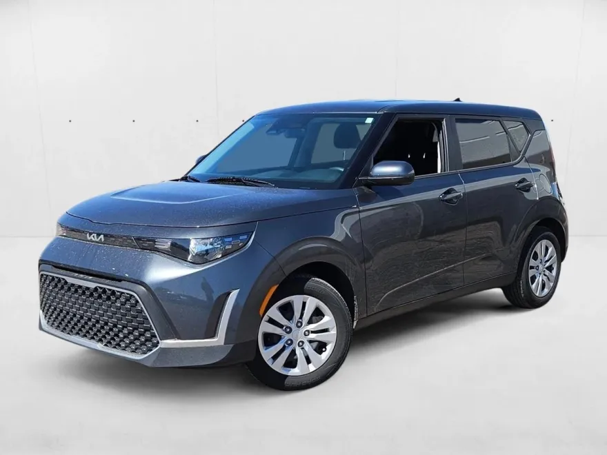 2023 Kia Soul LX photo 1
